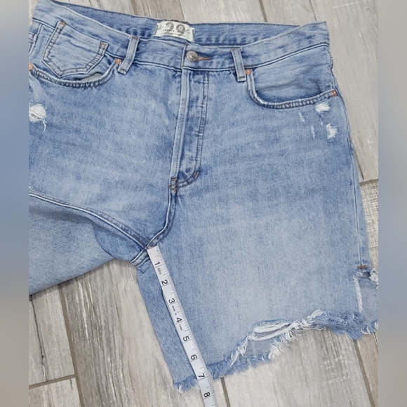 Free People "We the Free" Distressed High-Rise Denim Shorts - Picture 15 of 16